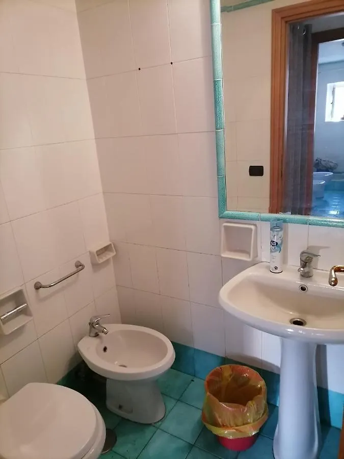 Хостел Atlantic Ostello B&B Неаполь Италия